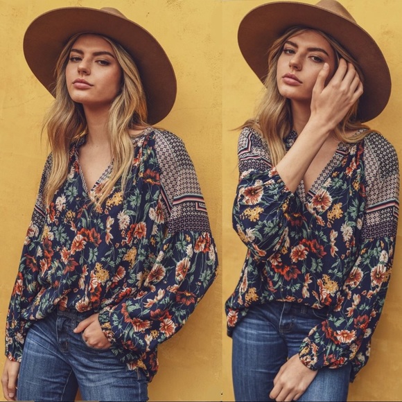 Navy Blue Floral Print Bell Sleeve Top Boho - Picture 2 of 3